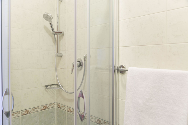 Bathroom 4, B&B Hotel Pescara, Pescara