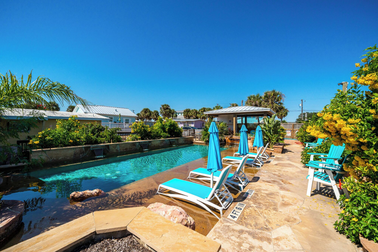 Sport & Beauty 4, Rockport Redfish Cottage by Miss Kitty’s, Aransas