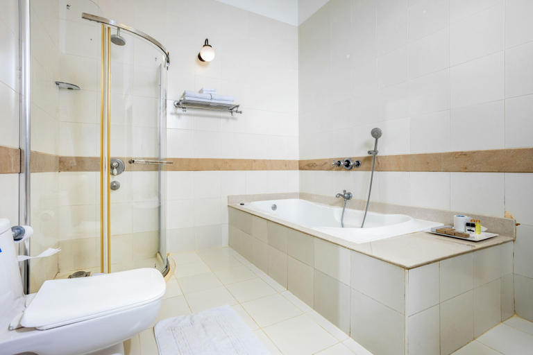 Bathroom 3, Koder House Heritage Hotel & Spa, Ernakulam