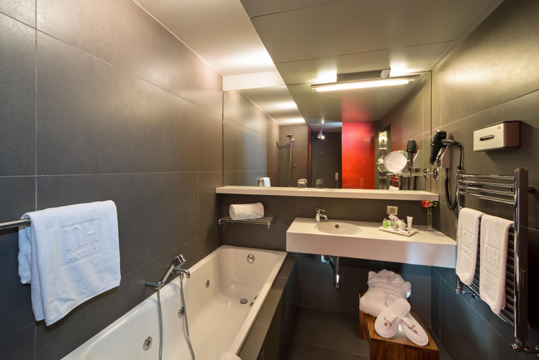 Bathroom 5, NH Collection Barcelona Constanza, Barcelona
