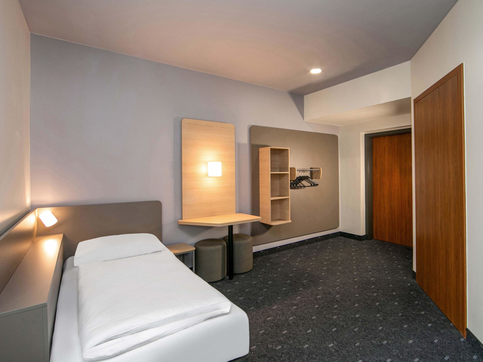 Bedroom 4, B&B HOTEL Berlin-Adlershof, Berlin