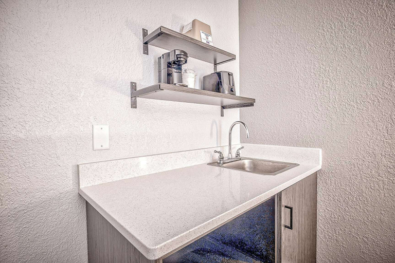 Bathroom 3, Studio 6 Effingham, Il, Effingham