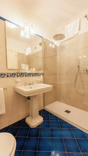 Bathroom 5, Hotel Savoy Palace, Brescia