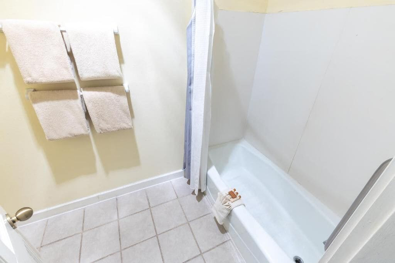 Bathroom 5, Historic Plaza Hotel, San Miguel