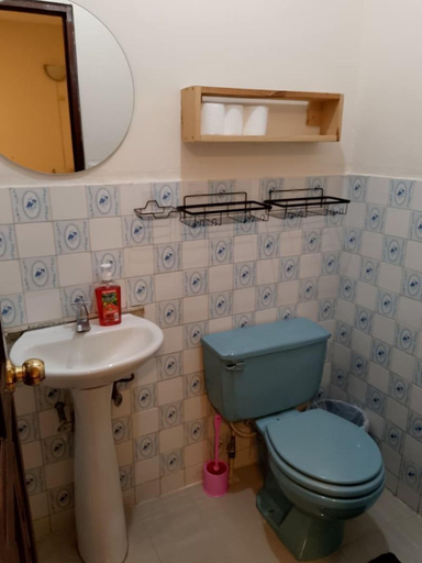 Bathroom 3, Hostal de la Fuente, Antigua Guatemala