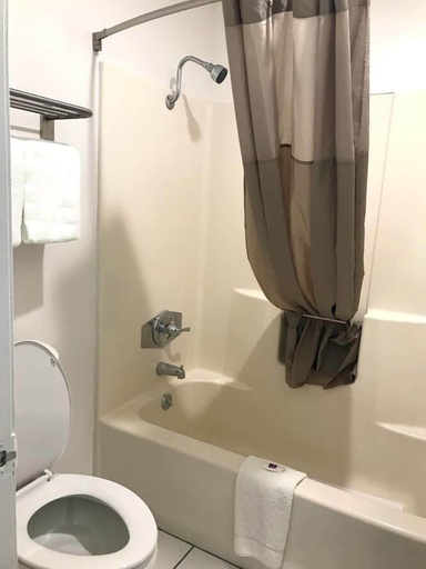 Bathroom 4, モーテル 6 メトロポリス イリノイ, Massac
