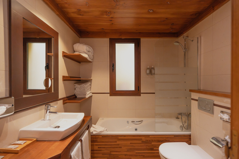 Bathroom 5, Apartaments Turístics Els Llacs
