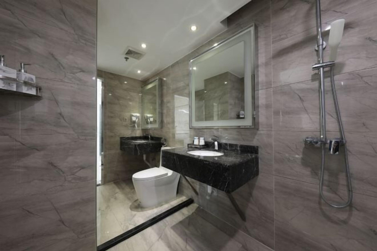 Bathroom 3, Royal Hotel, Shenzhen