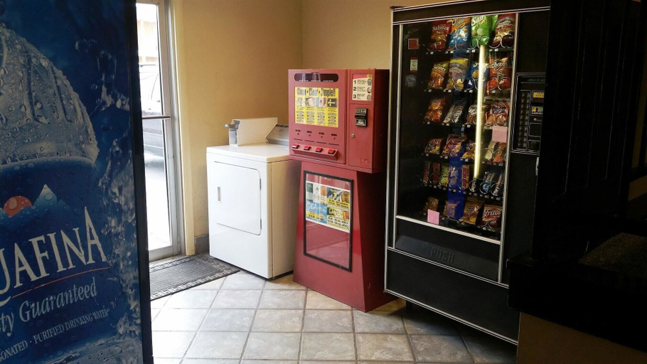 Food & Drinks 5, Motel 6 Elk City, OK, Beckham