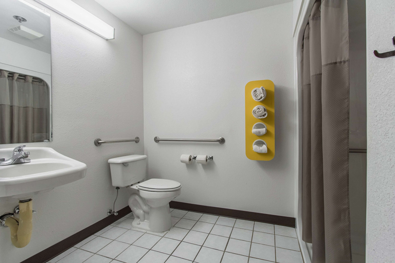 Bathroom 4, Motel 6 Streetsboro, OH, Portage