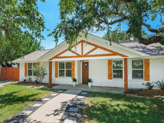 Exterior & Views 2, Reel Blessing by Miss Kitty’s, Aransas