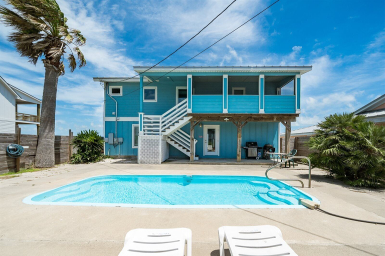 Sport & Beauty 1, Best Little Orr House by Miss Kitty’s, Aransas