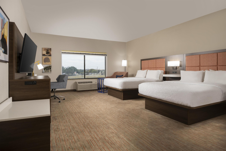 Bedroom 3, Hampton Inn & Suites Mansfield, Tarrant