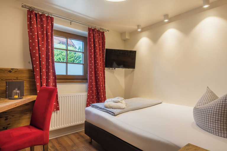 Bedroom 4, Boutique Hotel beim Lipp - Restaurant & Spa, Ostallgäu