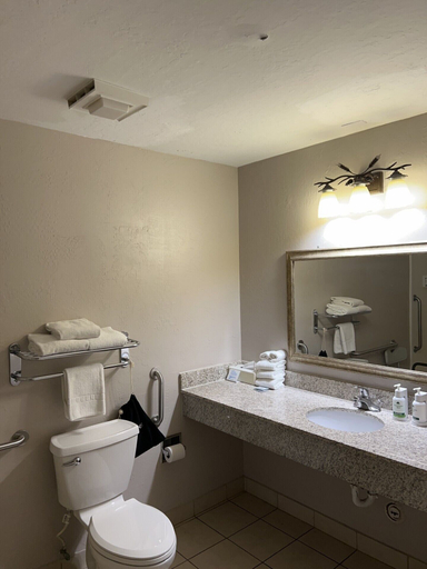 Bathroom 3, GreenTree Inn & Suites in Pinetop, Navajo