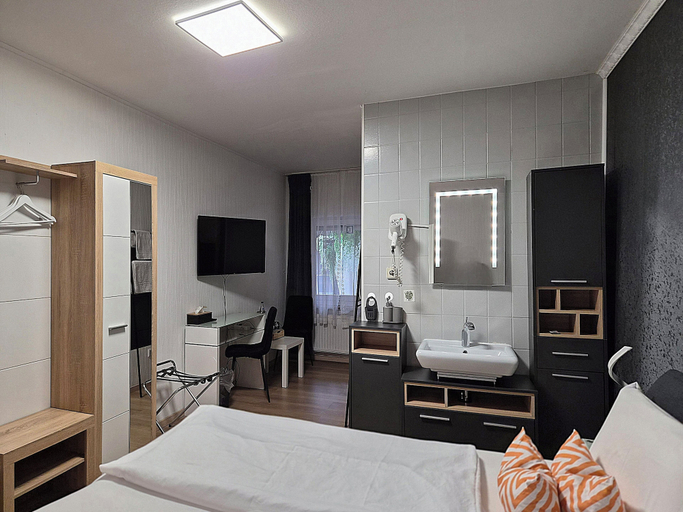Bedroom 3, Schloßschenke, Birkenfeld