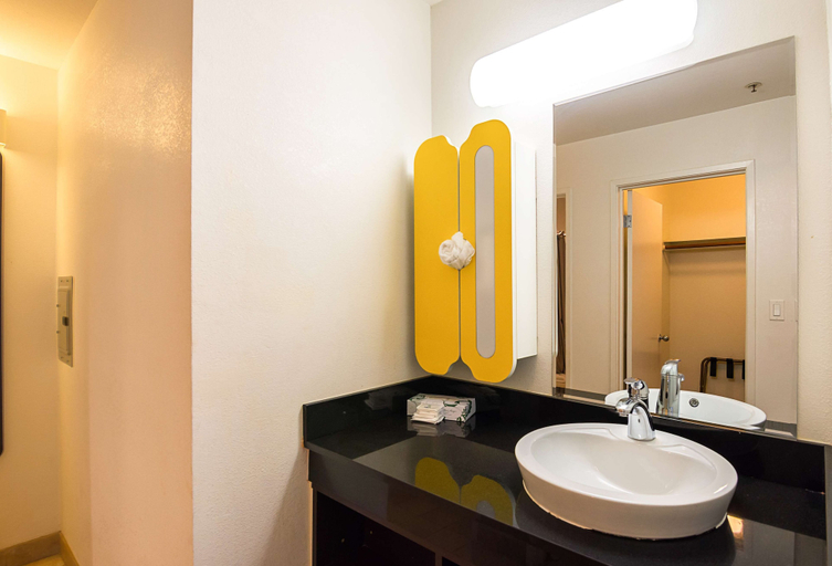 Bathroom 4, Studio 6 Concord, CA, Contra Costa