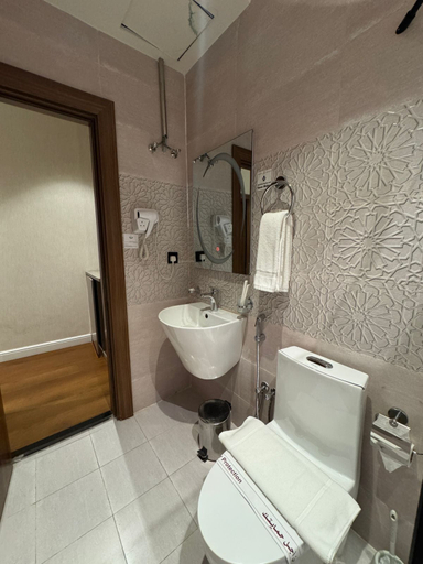 Bathroom 5, Niyama Hotel, Umluj