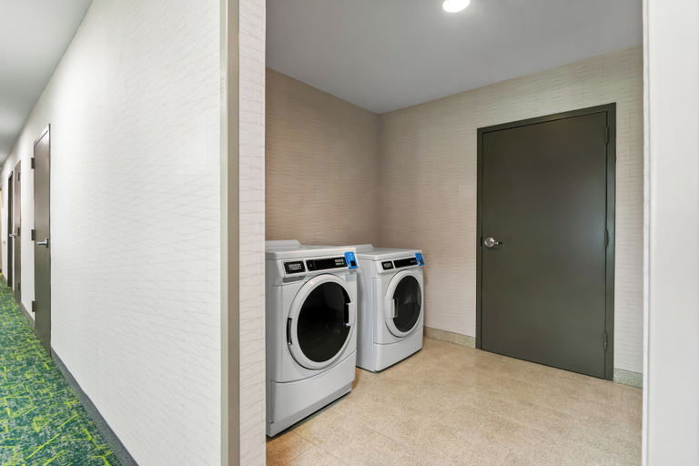 Bathroom 4, Spark by Hilton Bardstown, Nelson