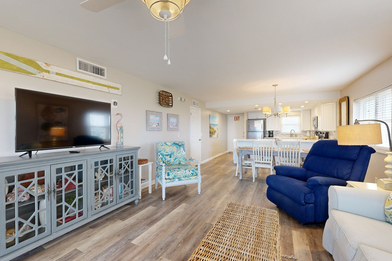 Living area 2, Oceanfront Corner Condo With Sunrise-view Balcony, Pool & 1-minute Walk to Beach, Nassau