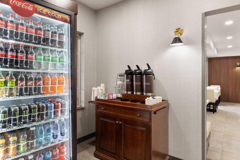 Food & Drinks 5, Wingate By Wyndham Mansfield Oh, Richland