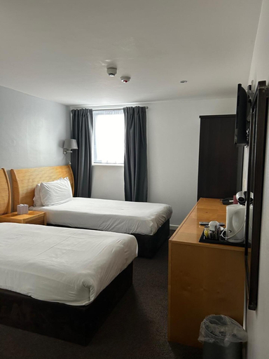 Bedroom 2, Redwings Lodges Birmingham, Sandwell