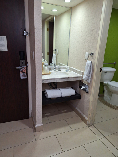Bathroom 4, CHN Hotel Monterrey Norte, Trademark Collection by Wyndham, Monterrey