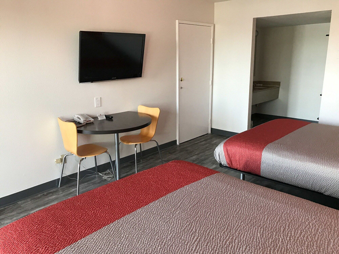 Bedroom 3, Motel 6 Barstow, CA - Route 66, San Bernardino