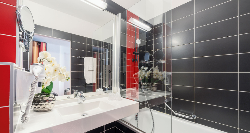 Bathroom 3, PLAZA INN Amedia Wien, Wien