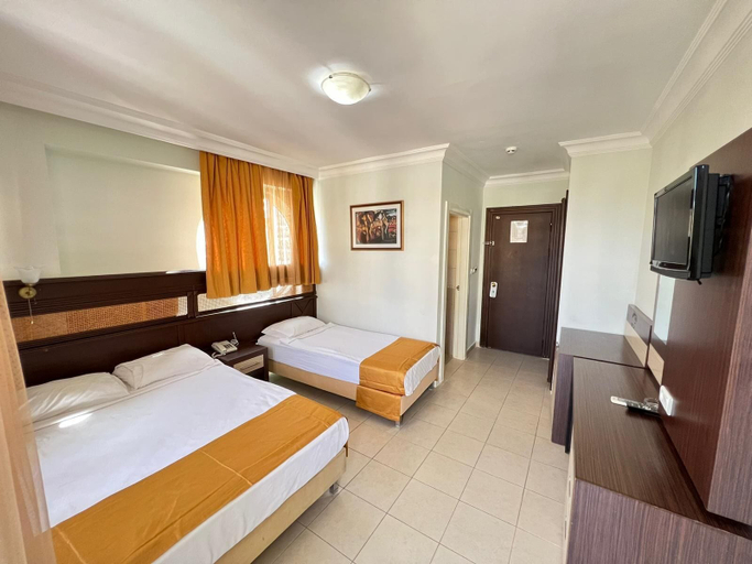 Bedroom 3, Kleopatra Ada Hotel - All Inclusive, Alanya