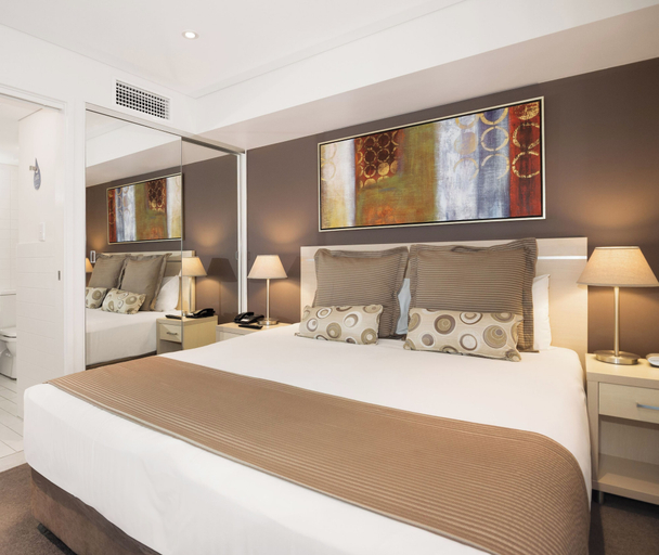 Bedroom 3, Oaks Adelaide Horizons Suites, Adelaide