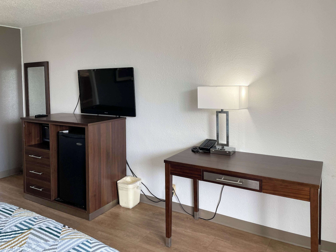 Others 5, Motel 6 Opelika, AL, Lee
