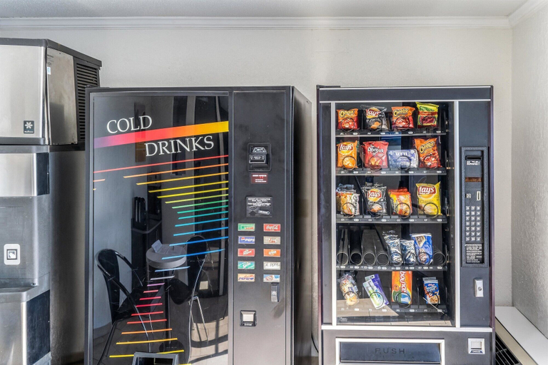 Food & Drinks 5, Motel 6 Florence, KY - Cincinnati Airport, Boone