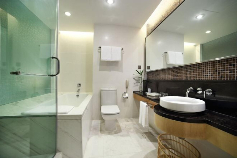 Bathroom, East Harbour Hotel, Ningbo