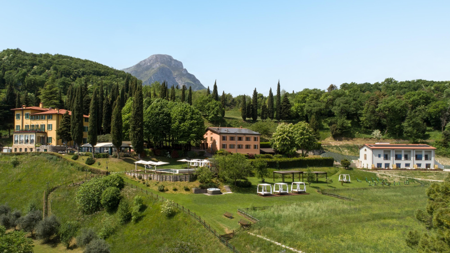 Exterior & Views 2, Boutique Hotel Villa Sostaga, Brescia