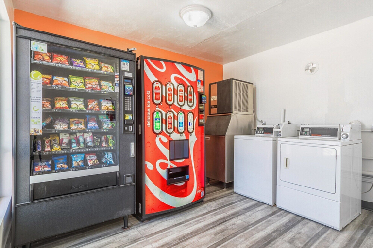 Food & Drinks 5, Motel 6 Barstow, CA - Route 66, San Bernardino