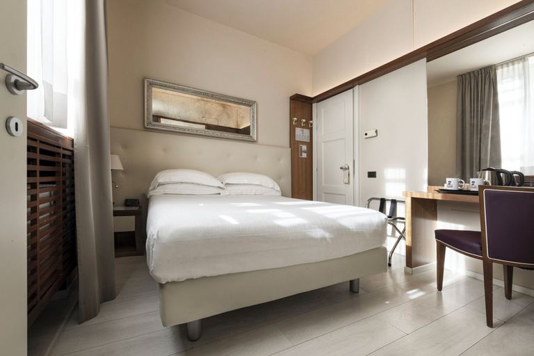 Bedroom 3, Albergo Celide, Lucca