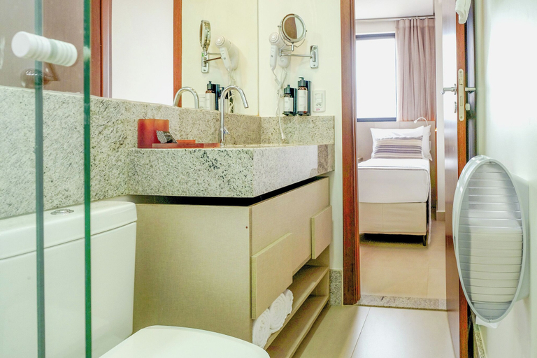 Bathroom 5, HPlus Premium Palmas, Palmas