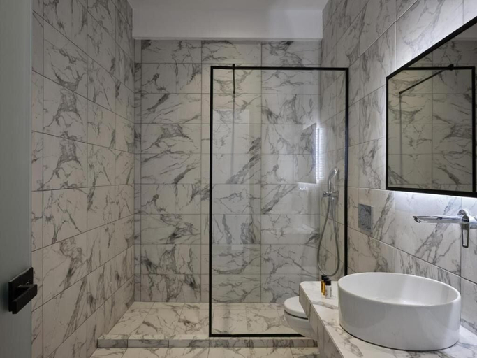 Bathroom 5, Kosmoplaz Beach Hotel, South Aegean