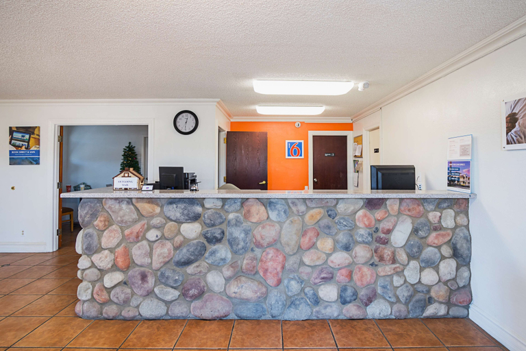 Others 5, Motel 6 Safford, AZ, Graham