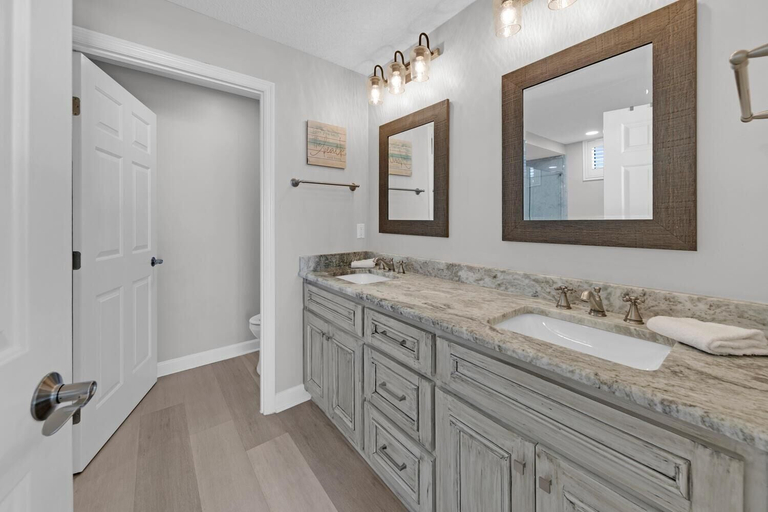 Bathroom 3, Sterling Beach #1206, Bay