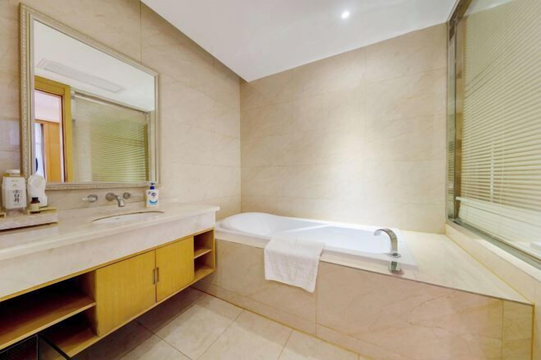 Bathroom 4, Guyang Hotel, Bengbu