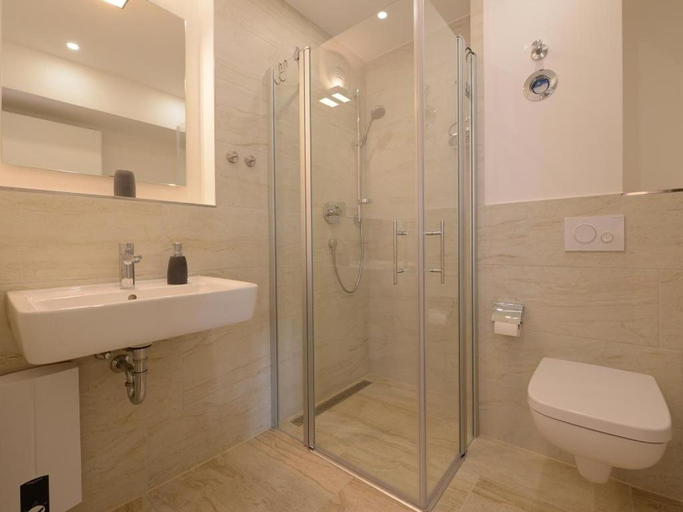 Bathroom, Ohlerich Speicher App_ 38, Nordwestmecklenburg