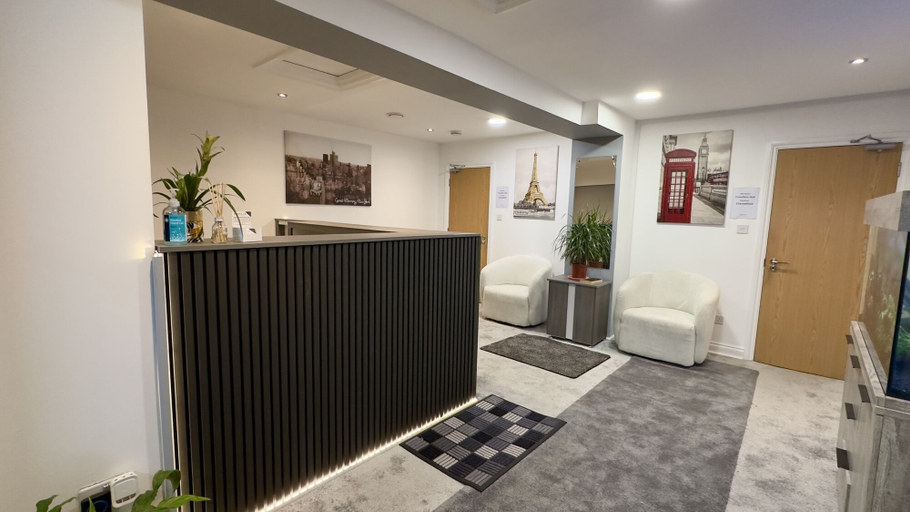 Others 5, Heathrow Travellers Hub, London