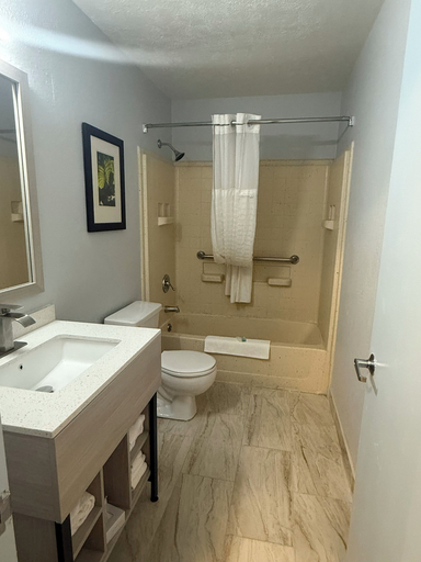 Bathroom 4, Suburban Studios Louisville East, Jefferson