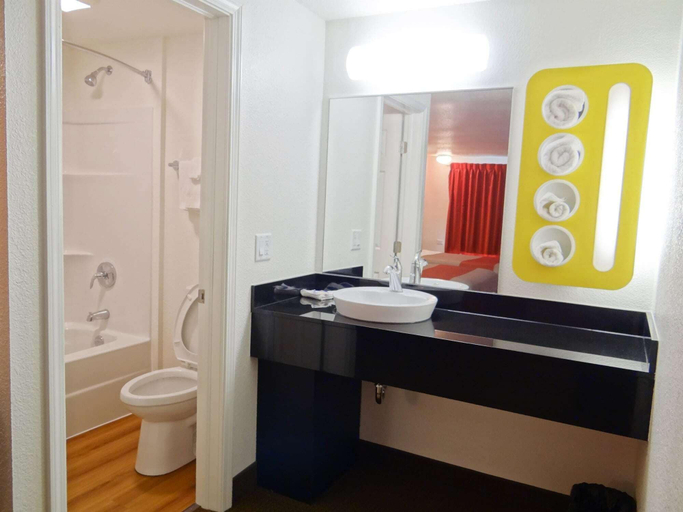 Bathroom 4, Motel 6 Erie, PA, Erie