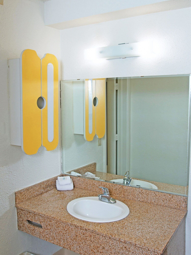 Bathroom 5, Studio 6 San Antonio, TX - Lackland AFB, Bexar