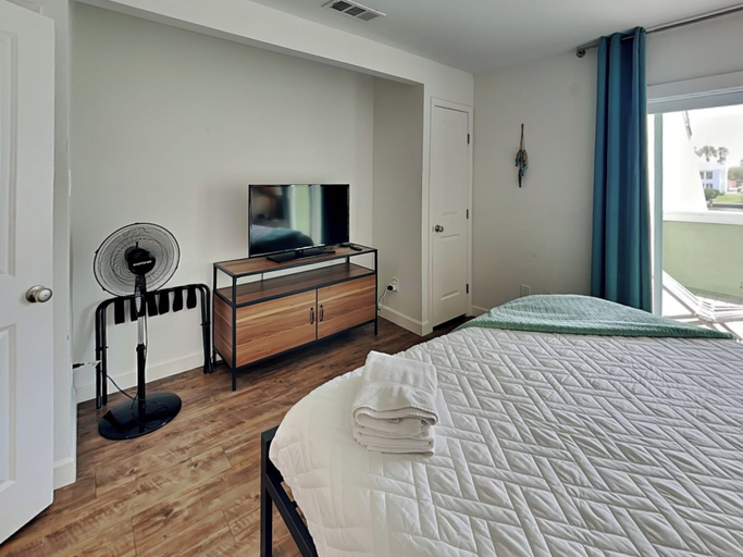 Bedroom 3, Sunset Water View by Silver Sands Vacation Rentals, Nueces