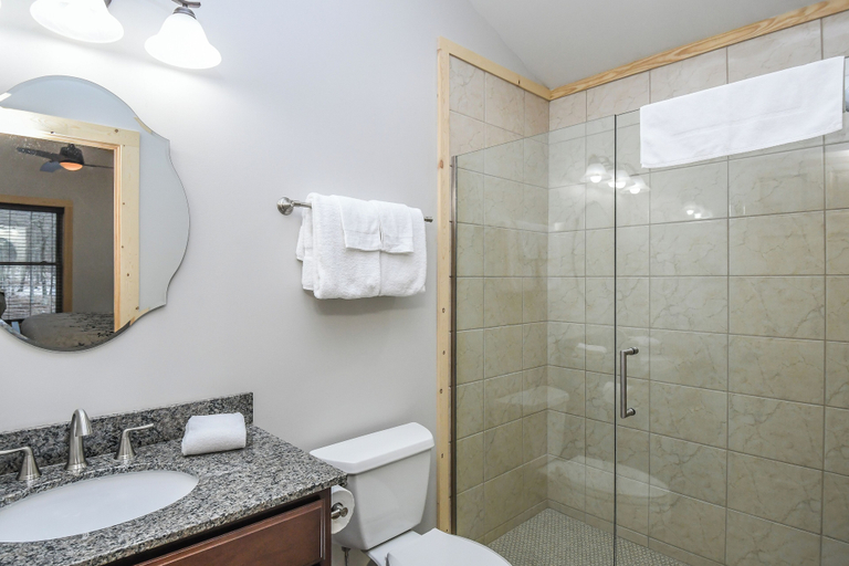 Bathroom 4, Woods-stock by Taylor Made Deep Creek, Garrett