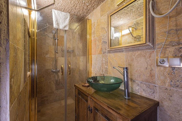 Bathroom 5, Royal Cave Hotel, Ürgüp